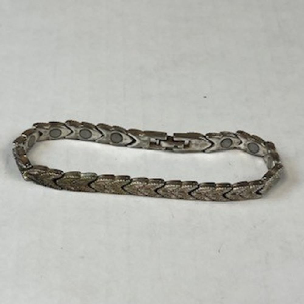 Silver Tone‎ Magnetic Therapy Link Bracelet Chevron Wheat Pattern 8 Inch